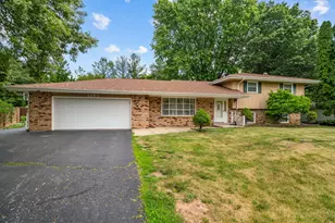 1393 Bryn Mawr St, Rockford, IL 61107 - Photo 3