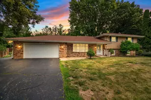 1393 Bryn Mawr St, Rockford, IL 61107 - Photo 1