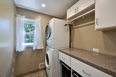 381 Grayfriars Lane, Inverness, IL 60067 - Photo 15