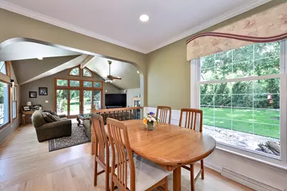381 Grayfriars Lane, Inverness, IL 60067 - Photo 7