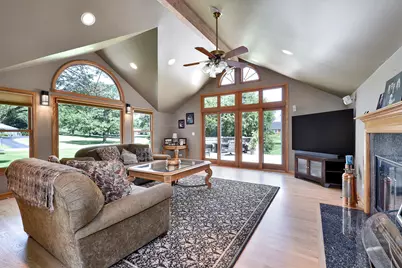 381 Grayfriars Lane, Inverness, IL 60067 - Photo 5