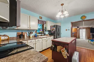 412 E Pine St, Paxton, IL 60957 - Photo 5
