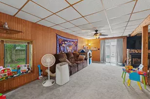 412 E Pine St, Paxton, IL 60957 - Photo 7
