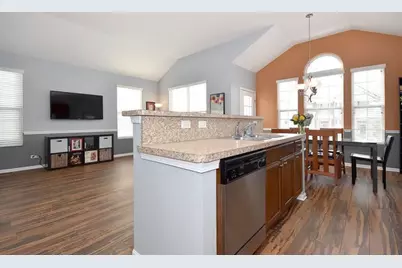 6541 Lilac Boulevard, Hanover Park, IL 60133 - Photo 7