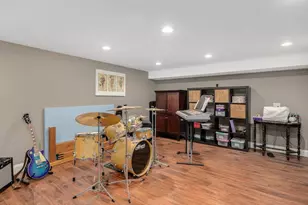 1906 Stoddard Ave, Wheaton, IL 60187 - Photo 33
