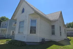 80 W 4th St, Dallas City, IL 62330 - Photo 17