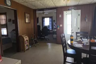 80 W 4th St, Dallas City, IL 62330 - Photo 5