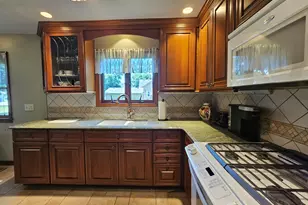 48 N Market St, Momence, IL 60954 - Photo 7