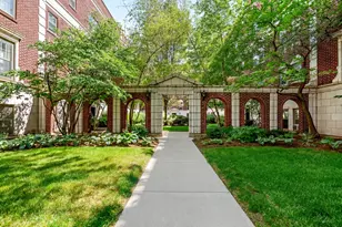 496 Sheridan Rd, Evanston, IL 60202 - Photo 3