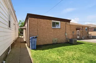10439 S Drake Ave, Chicago, IL 60655 - Photo 19
