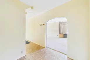 5458 W Windsor Ave, Chicago, IL 60630 - Photo 9