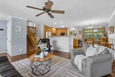 407 W Tanglewood Drive, Arlington Heights, IL 60004 - Photo 5
