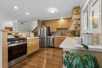 407 W Tanglewood Drive, Arlington Heights, IL 60004 - Photo 9