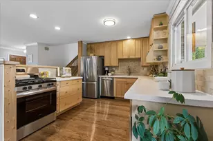 407 W Tanglewood Dr, Arlington Heights, IL 60004 - Photo 9