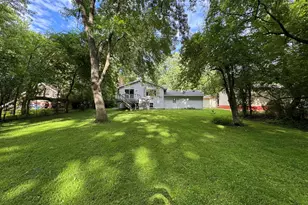 8421 Hickory Nut Grove Rd, Cary, IL 60013 - Photo 3