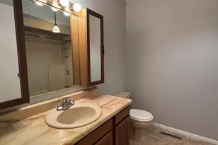 8421 Hickory Nut Grove Rd, Cary, IL 60013 - Photo 15