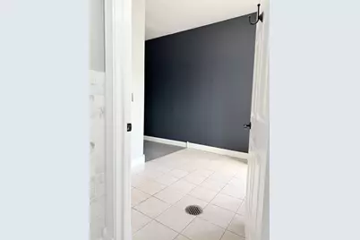 4937 W Foster Avenue, Chicago, IL 60630 - Photo 5