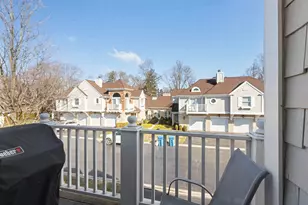 204 Racquet Club Ct, Hinsdale, IL 60521 - Photo 17