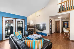 204 Racquet Club Ct, Hinsdale, IL 60521 - Photo 7