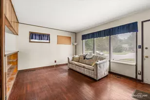 825 Foran Ln, Aurora, IL 60506 - Photo 3