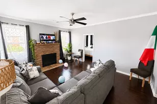 270 W 16th St, Chicago Heights, IL 60411 - Photo 11