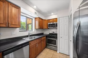 2880 Torrey Pine Ln, Lisle, IL 60532 - Photo 7