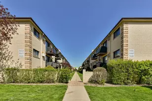 5113 N East River Rd, Chicago, IL 60656 - Photo 1