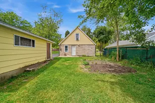 2407 Hermon Ave, Zion, IL 60099 - Photo 21