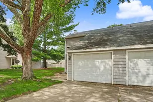 1931 Blackthorn Dr, Champaign, IL 61821 - Photo 3