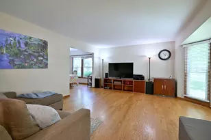 88 Jansen Ln, Vernon Hills, IL 60061 - Photo 3