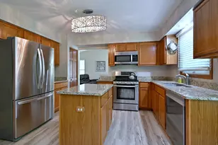 88 Jansen Ln, Vernon Hills, IL 60061 - Photo 7