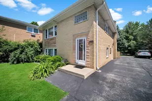 227 S Hale St, Addison, IL 60101 - Photo 3