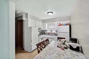 227 S Hale St, Addison, IL 60101 - Photo 9