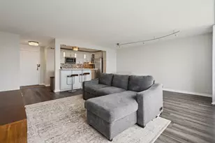 2800 N Lake Shore Dr, Chicago, IL 60657 - Photo 3