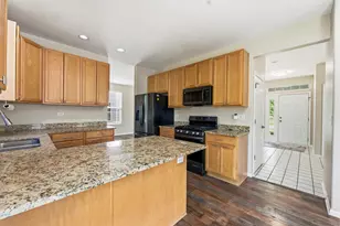 32804 Bending Creek Road, Lakemoor, IL 60051 - Photo 13