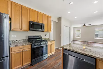 32804 Bending Creek Road, Lakemoor, IL 60051 - Photo 11