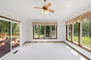 107 Roxborough Pl, Inverness, IL 60010 - Photo 9