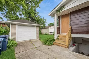 1018 S 10th Ave, Maywood, IL 60153 - Photo 19