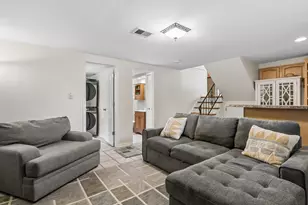 1044 Charing Cross Rd, Lombard, IL 60148 - Photo 15