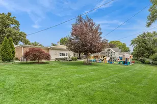 1044 Charing Cross Rd, Lombard, IL 60148 - Photo 17