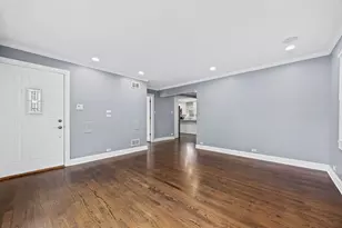 9725 Normandy Ave, Oak Lawn, IL 60453 - Photo 11