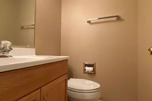 132 Brookwood Ct, Vernon Hills, IL 60061 - Photo 9