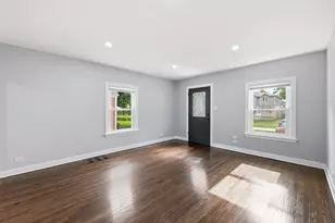 9709 51st Ave, Oak Lawn, IL 60453 - Photo 5