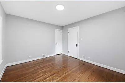9709 51st Avenue, Oak Lawn, IL 60453 - Photo 17