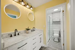 27W685 Grasmere Dr, Winfield, IL 60190 - Photo 13