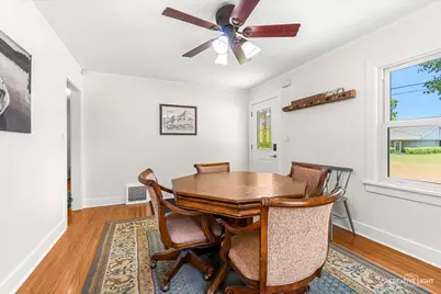 417 S 13th Avenue, Saint Charles, IL 60174 - Photo 3