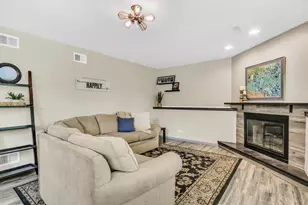 [Address not provided], Gurnee, IL 60031 - Photo 19