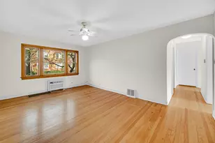 1931 W Albion Ave, Chicago, IL 60626 - Photo 5