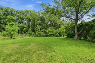 419 E Maple Dr, Glenwood, IL 60425 - Photo 21