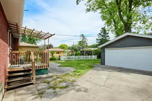 611 N Elmhurst Ave, Mount Prospect, IL 60056 - Photo 37